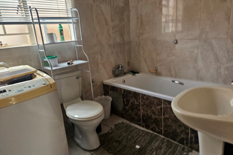 2 Bedroom Property for Sale in Waterval East North West